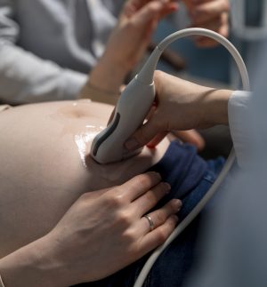 gynecologist-performing-ultrasound-consultation